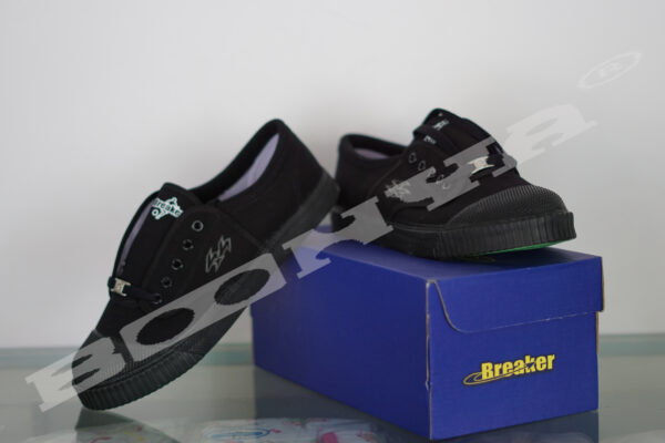 Breaker โกวิว ดำ